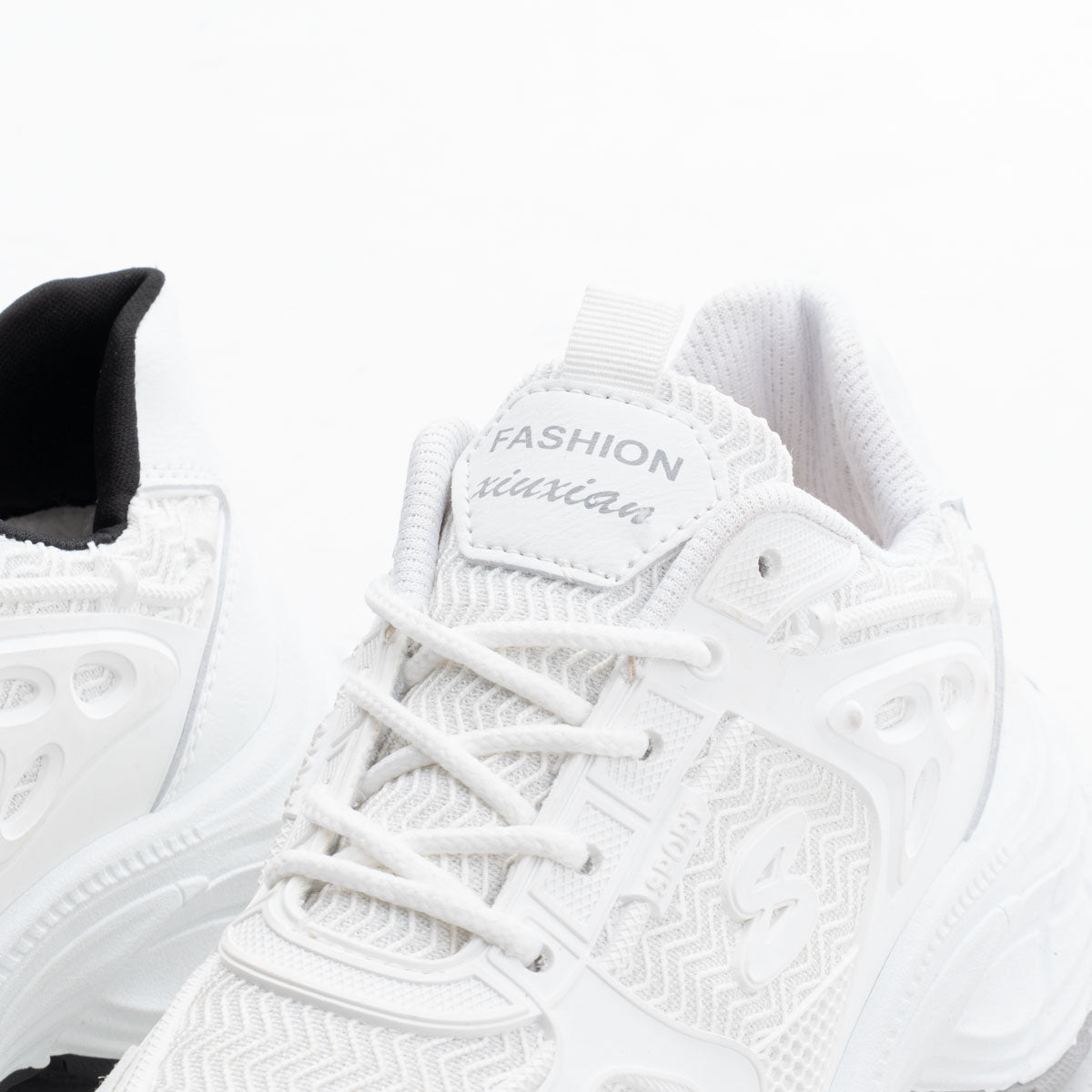 كوتشي حريمي SV52